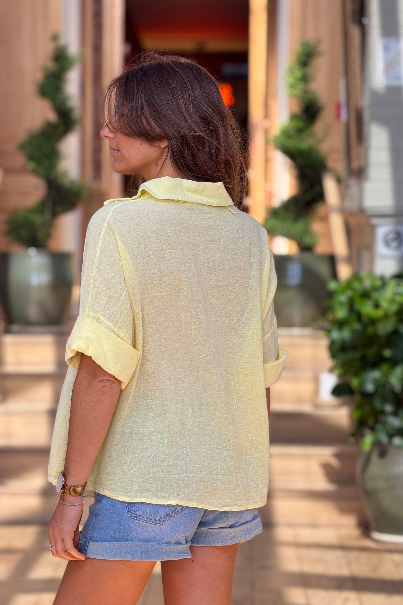 Chemise jaune délavé souple en coton manches 3/4 et grandes poches