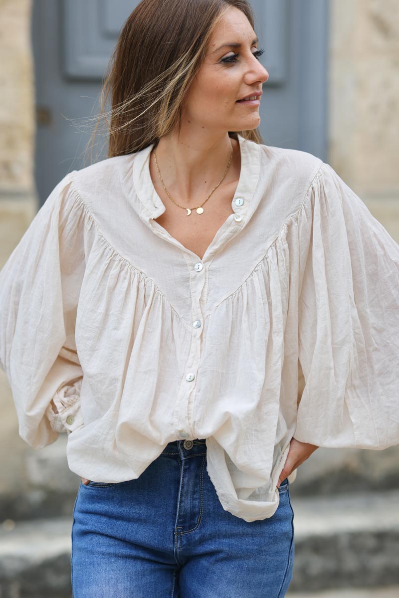 Chemise large ecru en coton boutons nacres col v h311 (1)