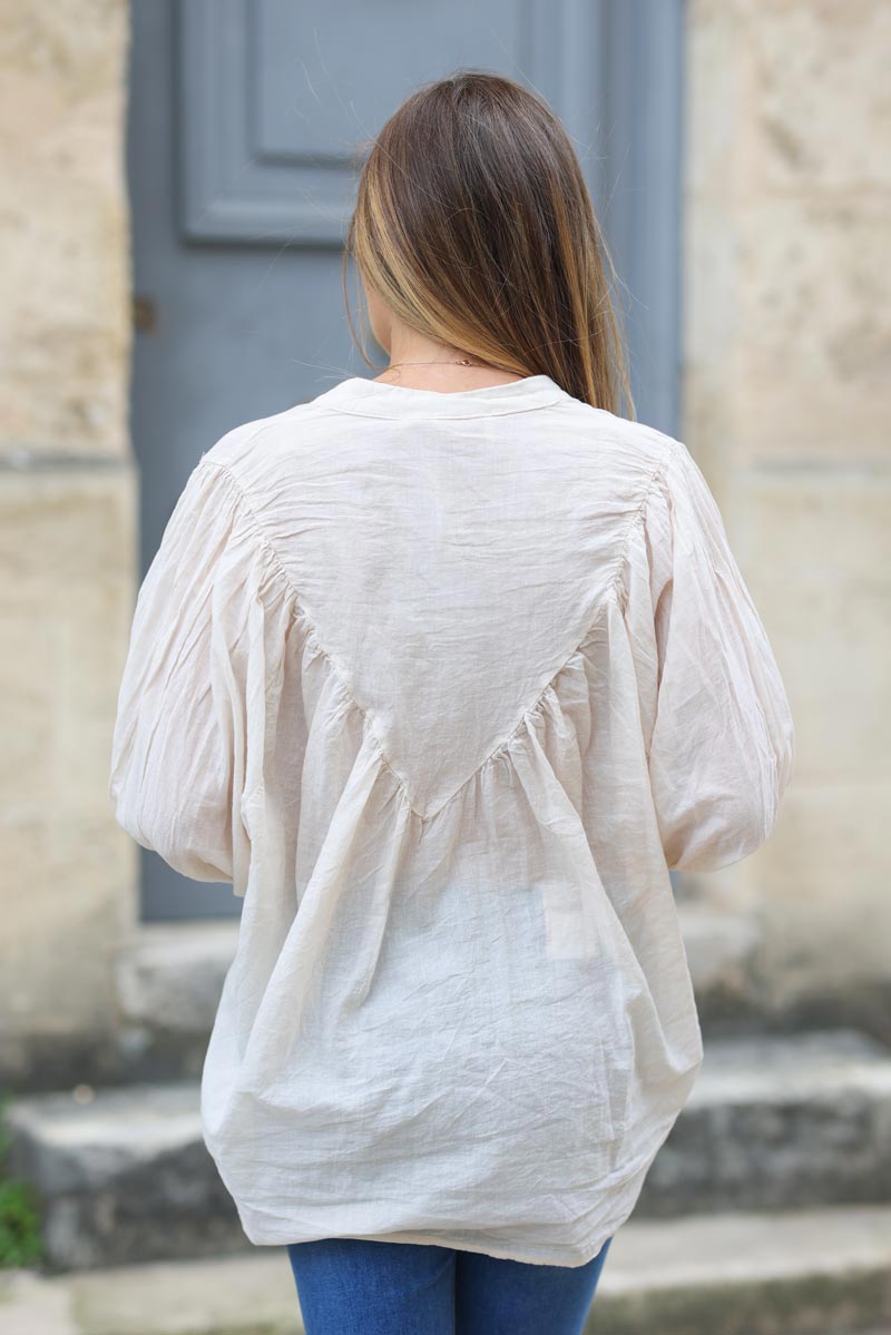 Chemise large ecru en coton boutons nacres col v h311 (1)