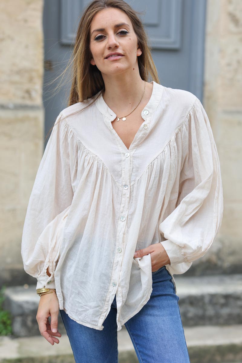 Chemise large ecru en coton boutons nacres col v h311 (1)