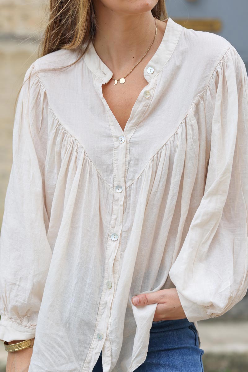 Chemise large ecru en coton boutons nacres col v h311 (1)