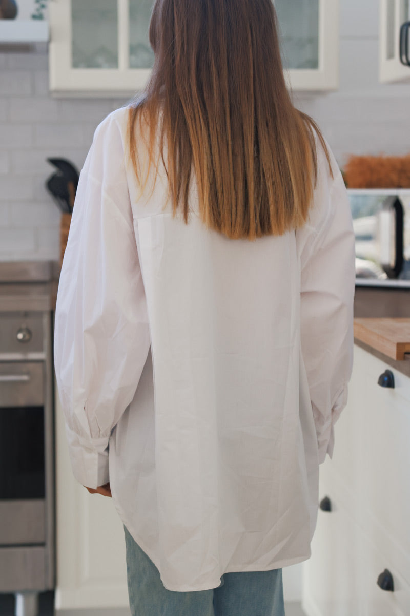Camisa oversize de algodón blanco con bordado de palmeras en rizo y lentejuelas