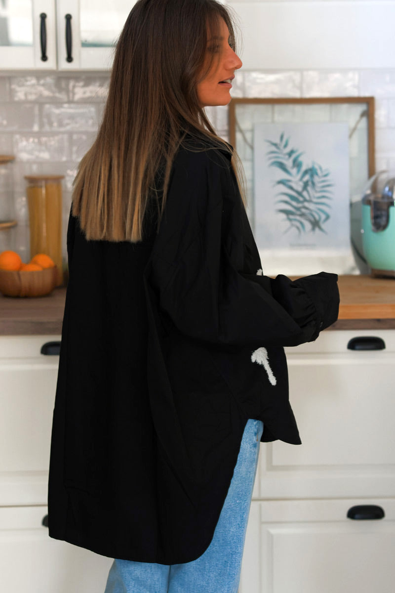 Camisa oversize negra de algodón con bordado de palmeras en rizo y lentejuelas