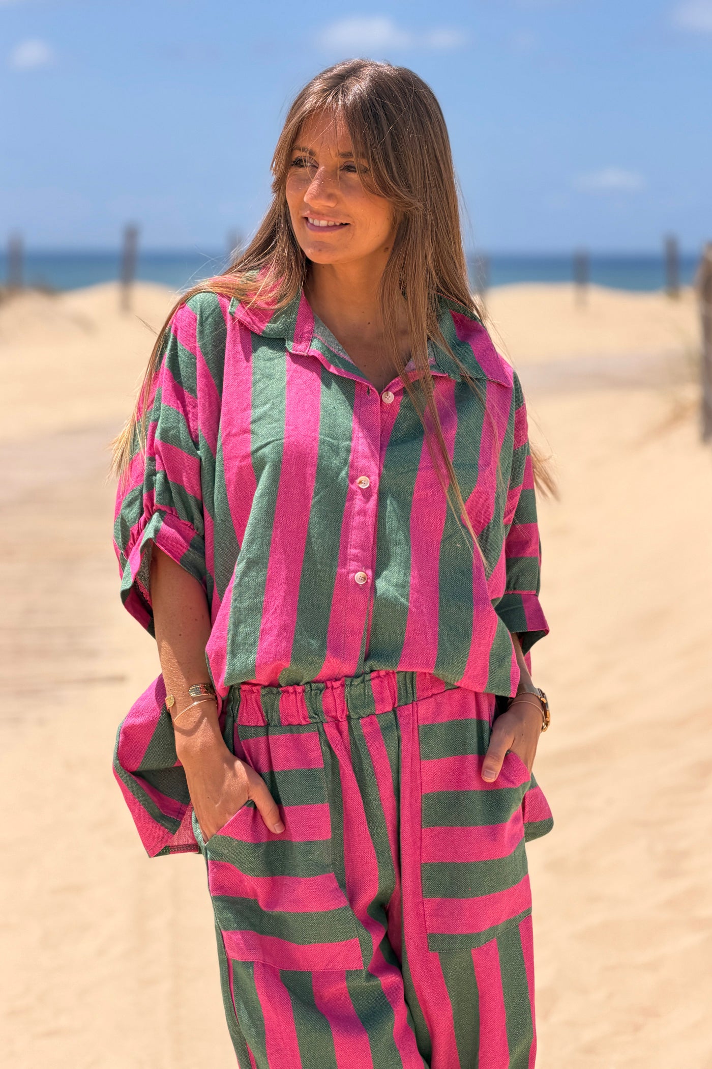 Chemise très large en coton effet texturé rayures vertes et fuchsia