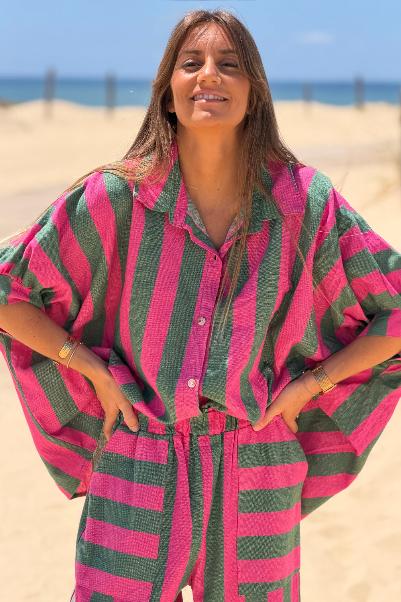 Chemise très large en coton effet texturé rayures vertes et fuchsia