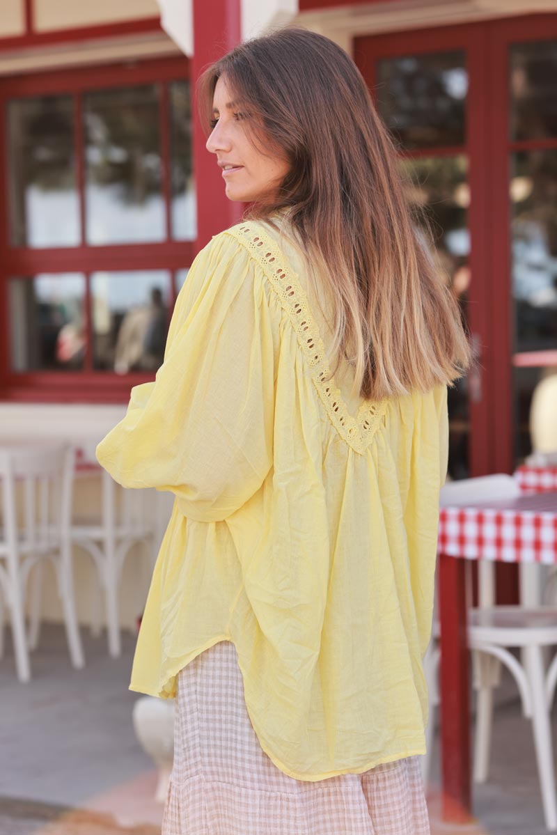 Chemise tunique jaune en voile de coton détail broderie