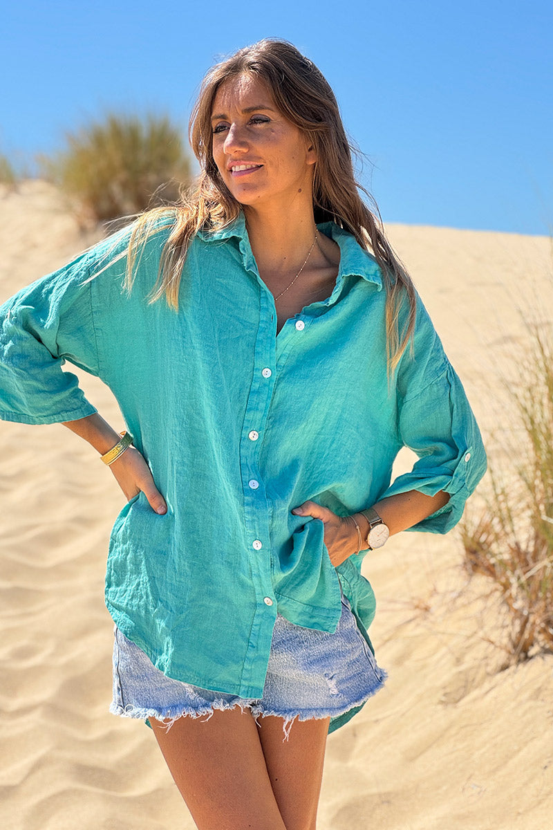 Chemise turquoise en lin boutons nacres