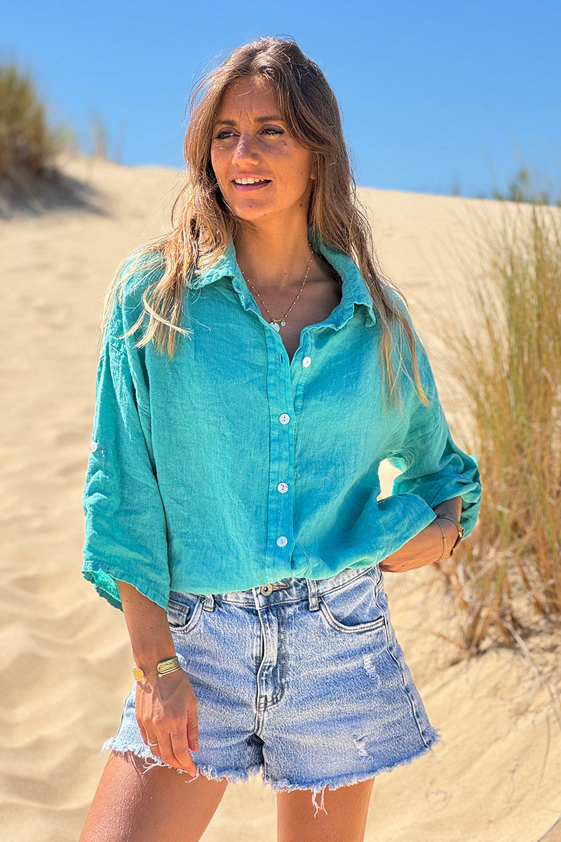 Chemise turquoise en lin boutons nacres