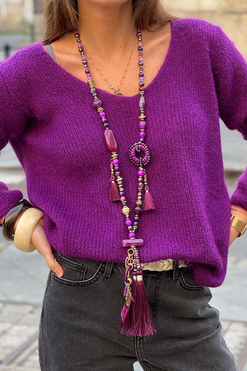 Collier sautoir en perles nuances de violet avec pompons et plumes