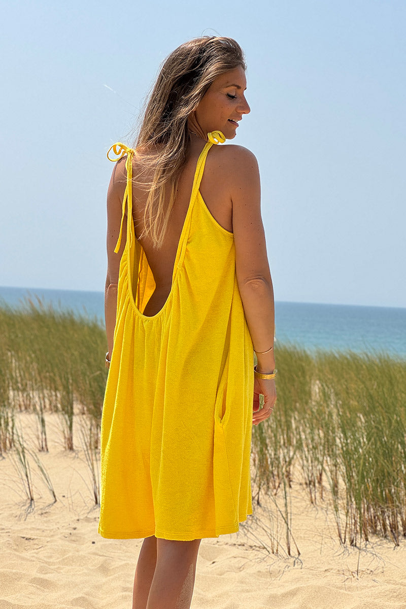 Combi short loose jaune en éponge à bretelles