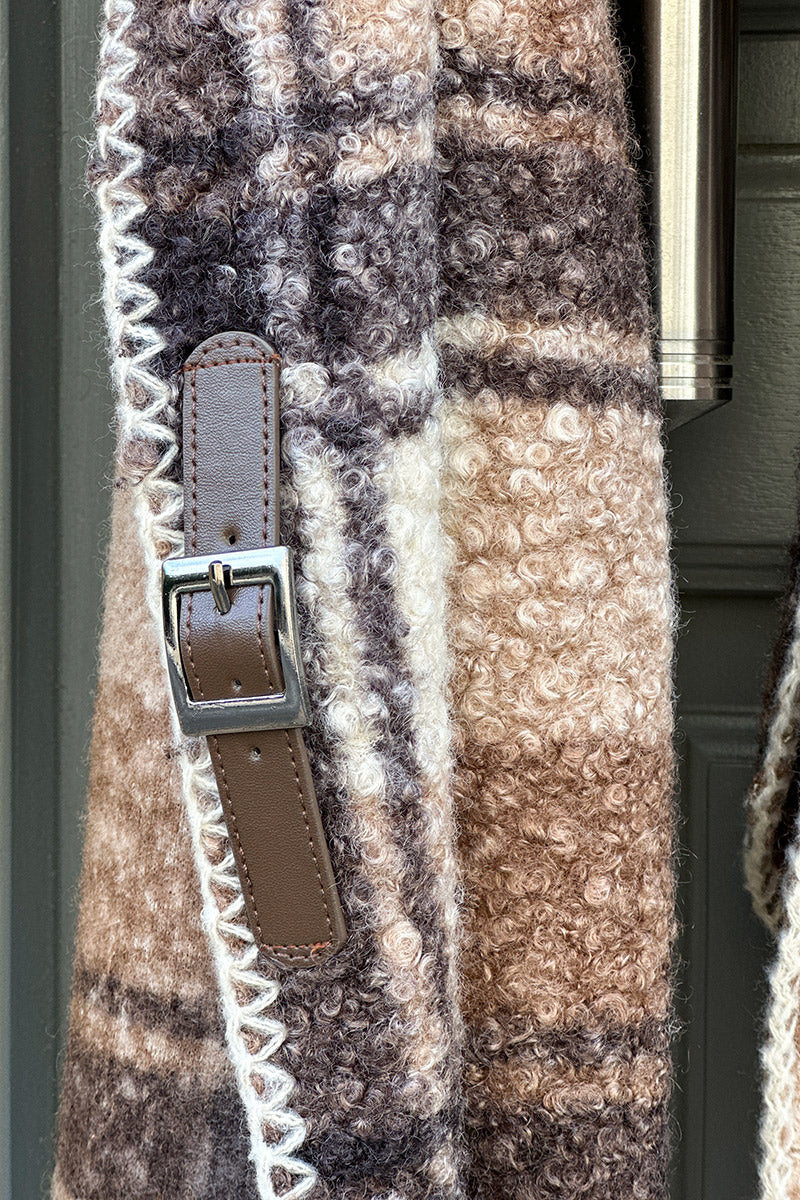 bufanda circular de cuadros marrones suaves