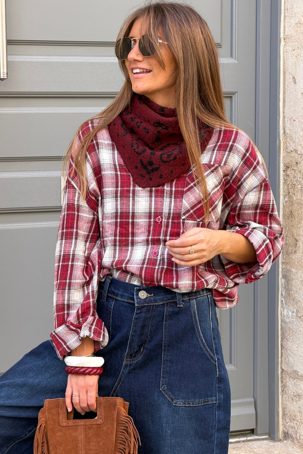 Echarpe foulard en maille bordeaux aubergine motif bandana