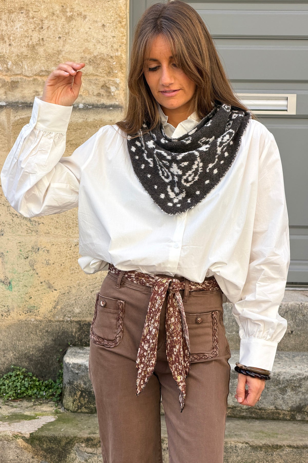 Echarpe foulard en maille marron motif bandana