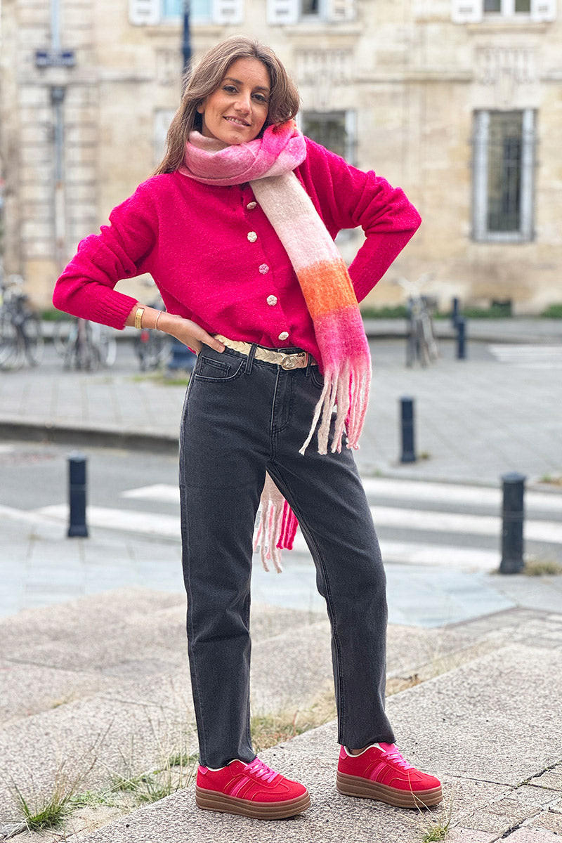 Écharpe toute douce à carreaux fuchsia avec franges