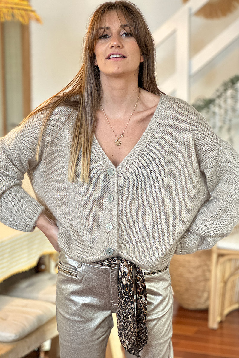 Gilet beige en maille mohair et sequins brillants, boutons écailles