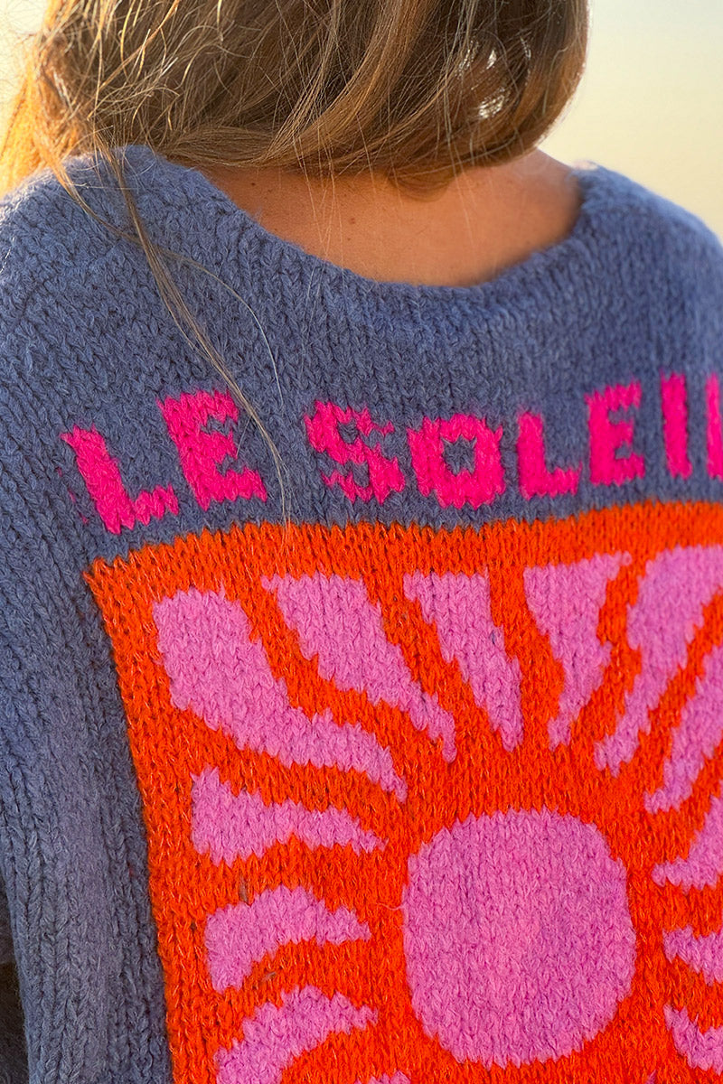 Gilet bleu jean en grosse maille avec gros boutons le Soleil manches bouffantes