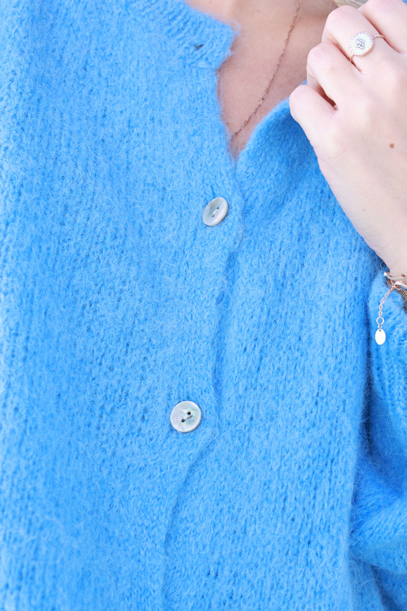 Gilet bleu jean en maille baby alpaga à boutons nacrés col rond