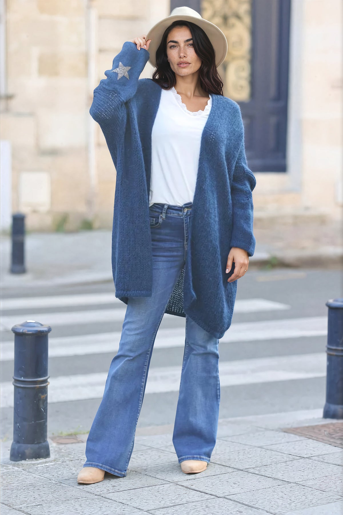 Gilet bleu marine mi-long grosses mailles étoile strass manches