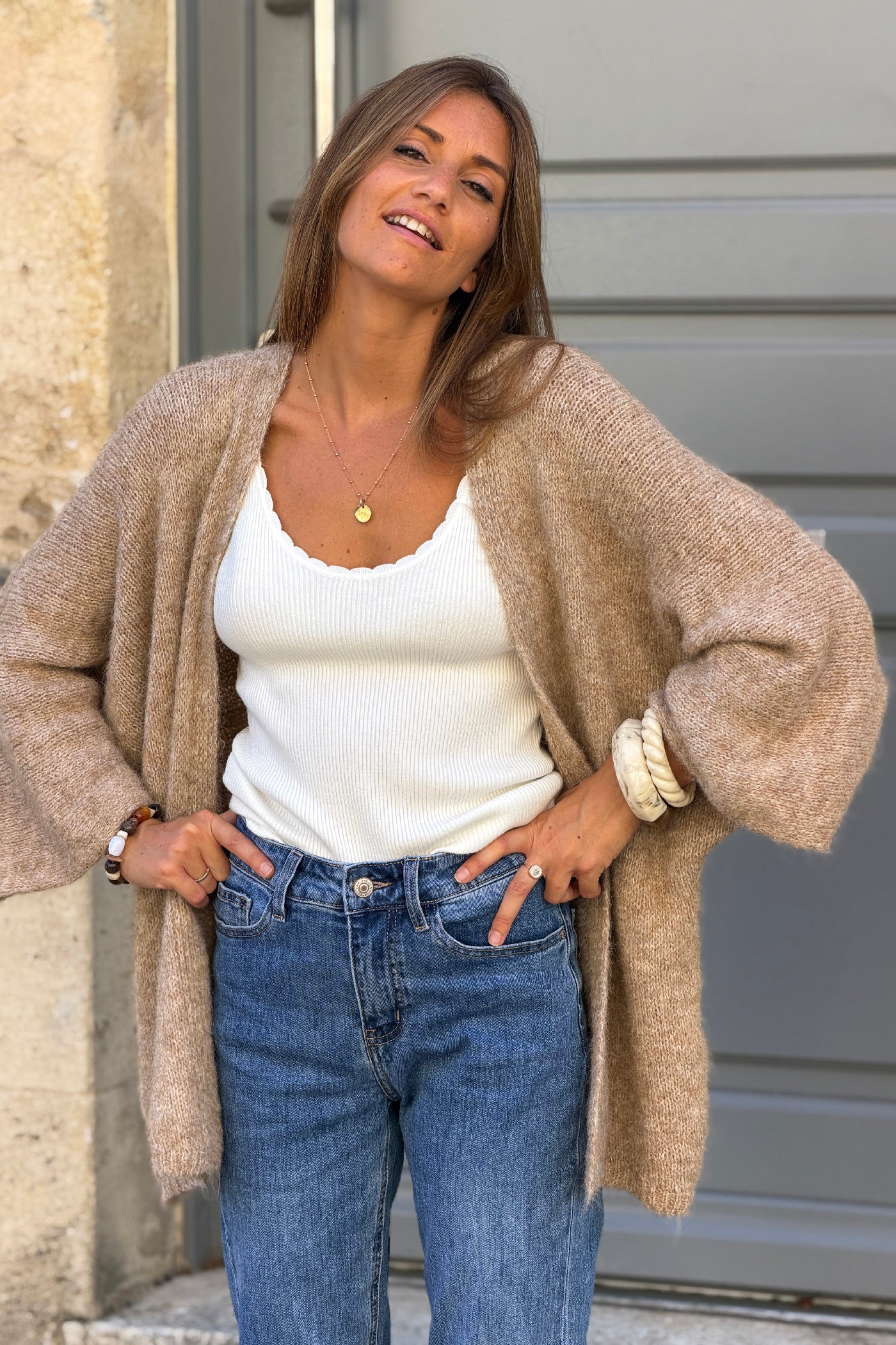 Gilet camel chiné en maille coupe loose manches chauve-souris trois-quarts