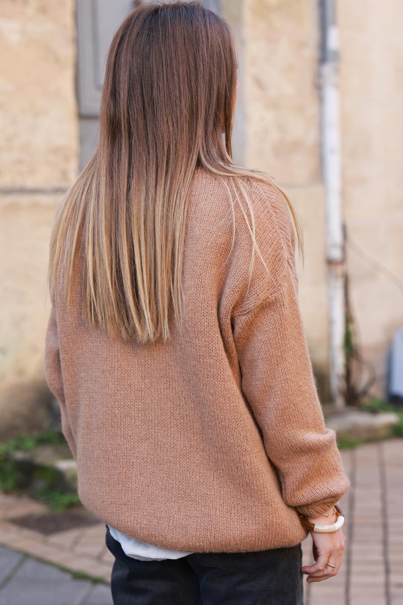 Gilet camel en maille mohair boutons nacrés