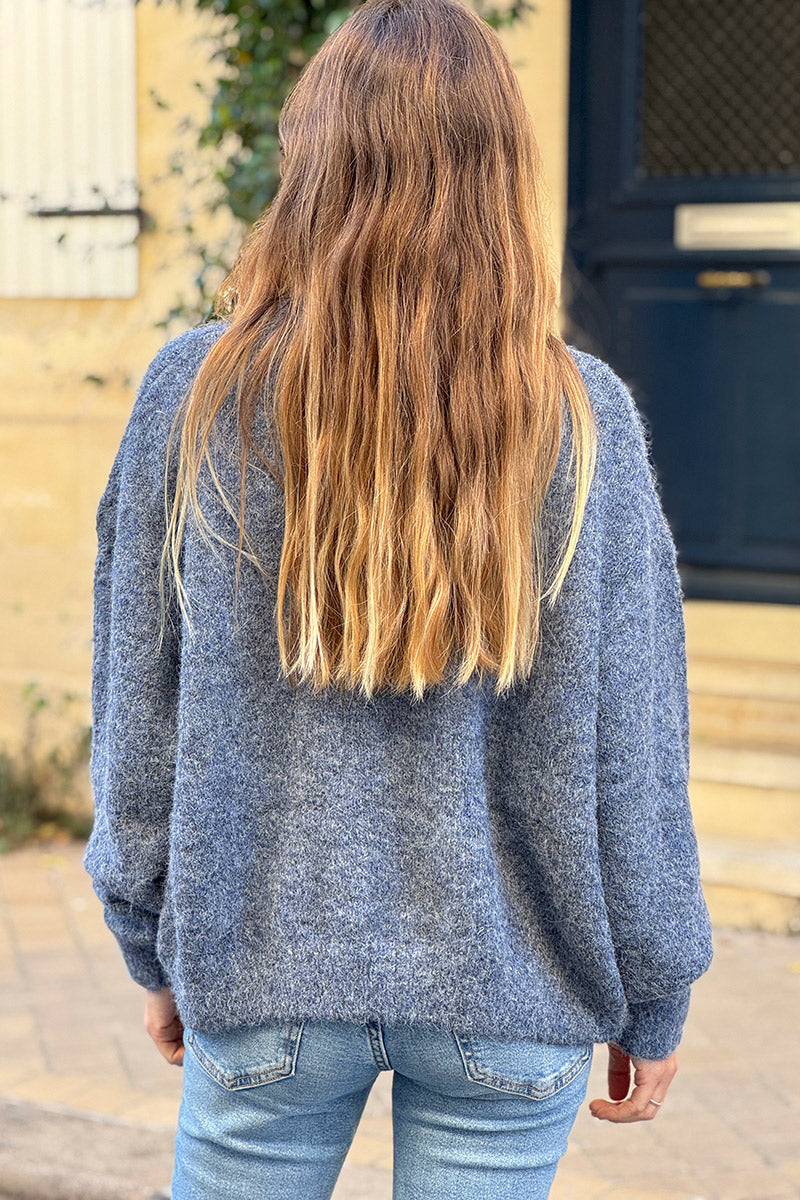 Gilet douillet bleu jean foncé chiné en maille col rond boutons nacrés