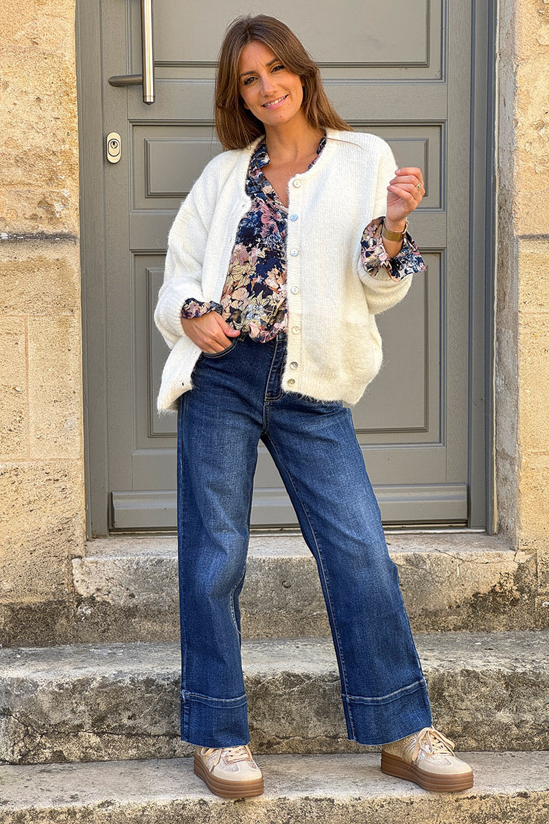 Super soft round neck cardigan ecru with mother of pearl buttons