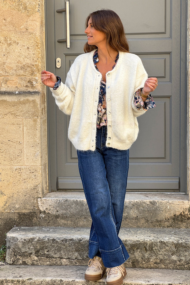 Super soft round neck cardigan ecru with mother of pearl buttons