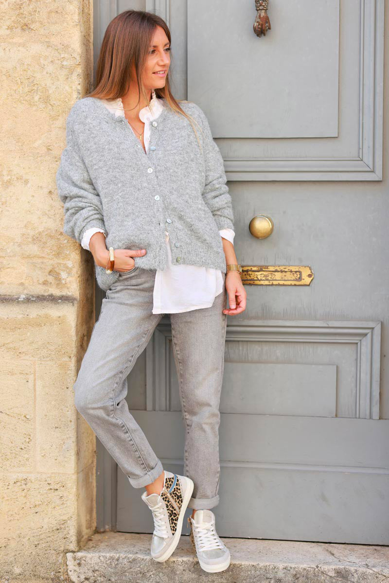Super soft round neck cardigan Grey with mother of pearl buttons