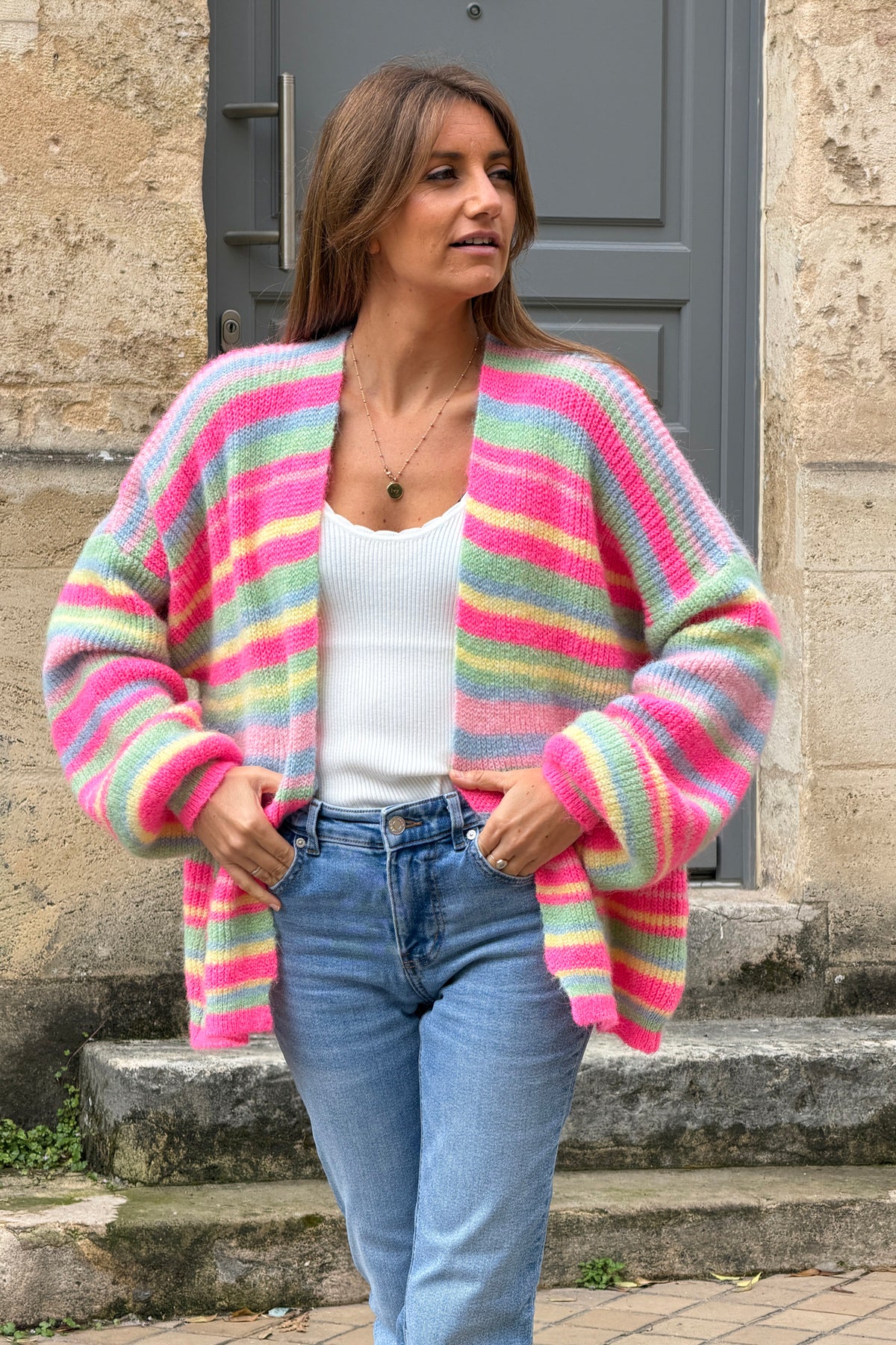Gilet en maille colorée rayures roses fluo et pastel manches bouffantes