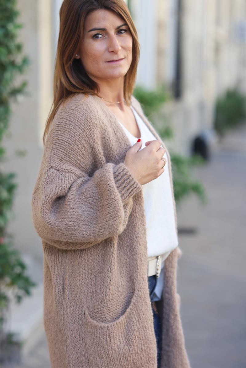 Gilet long taupe rose grosses maille poches et manches bouffantes g036 (1)