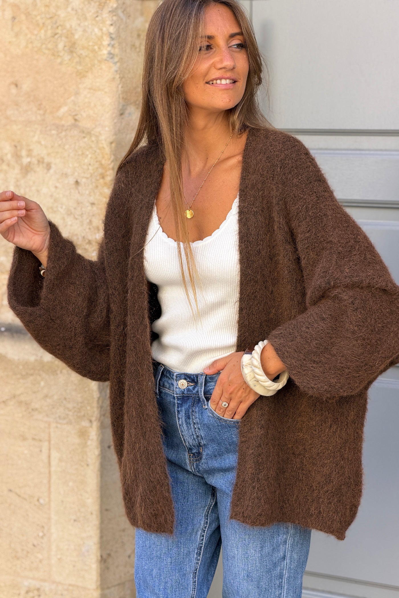 Gilet marron chiné en maille coupe loose manches chauve-souris trois-quarts