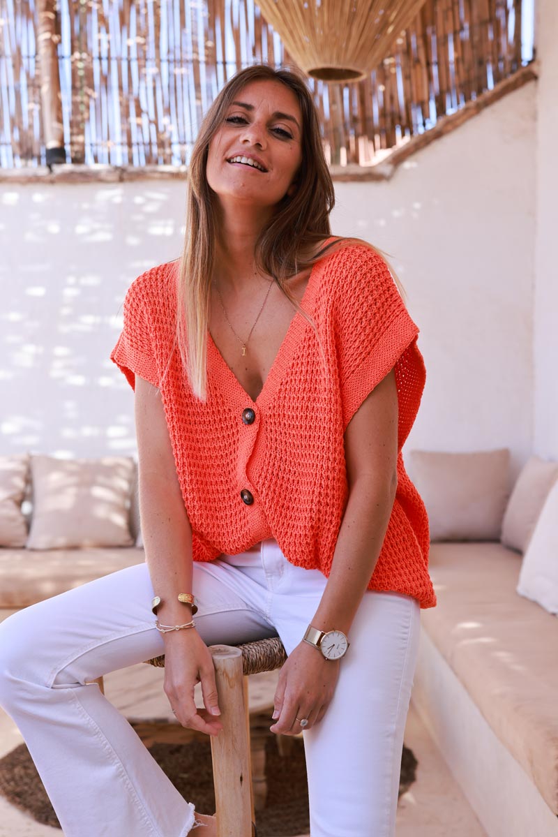Gilet sans manches maille orange effet crochet col V boutons écaille