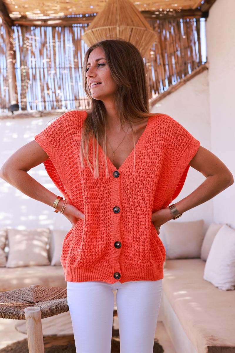 Gilet sans manches maille orange effet crochet col V boutons écaille