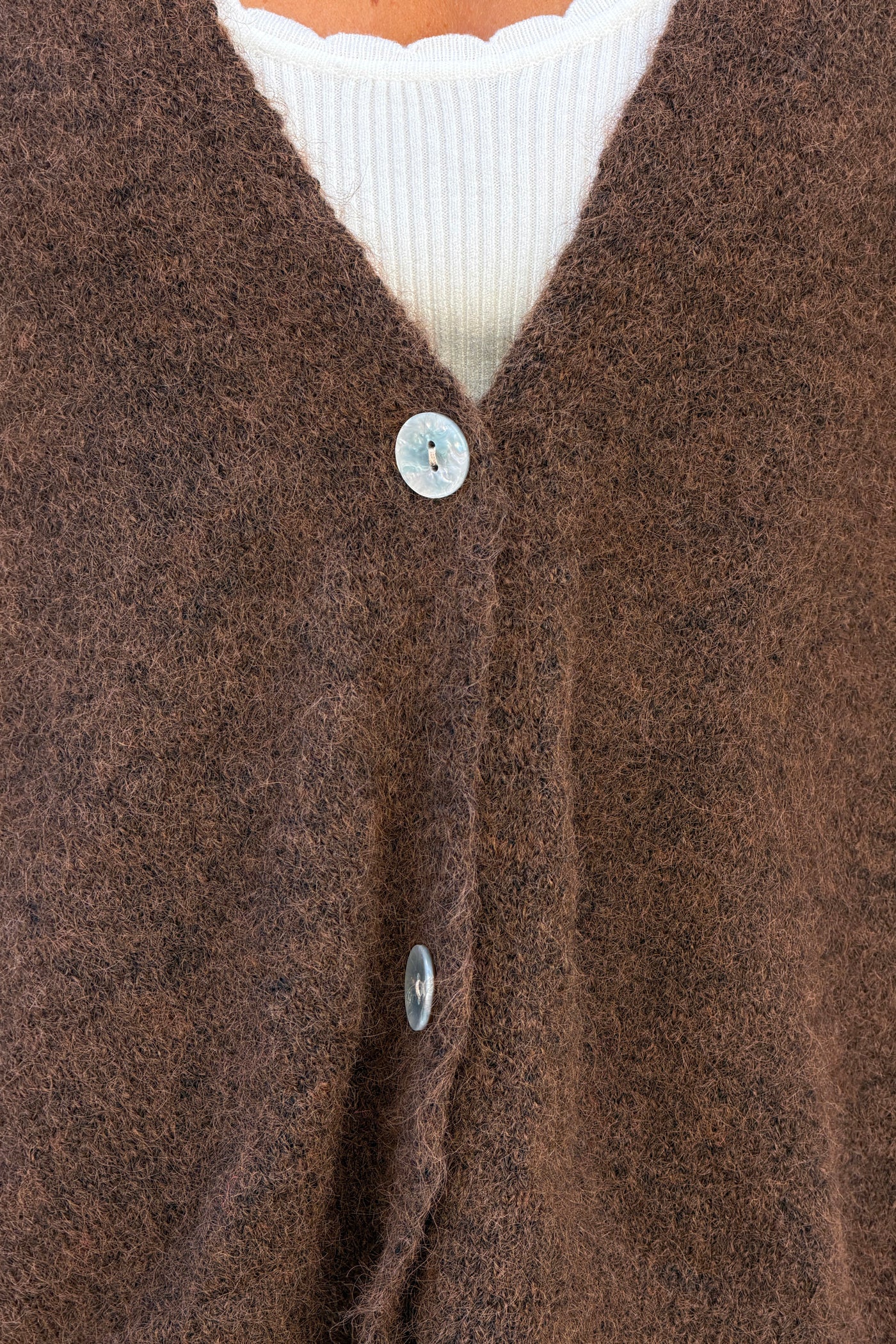 Gilet sans manches marron coupe loose en maille chinée boutons nacrés