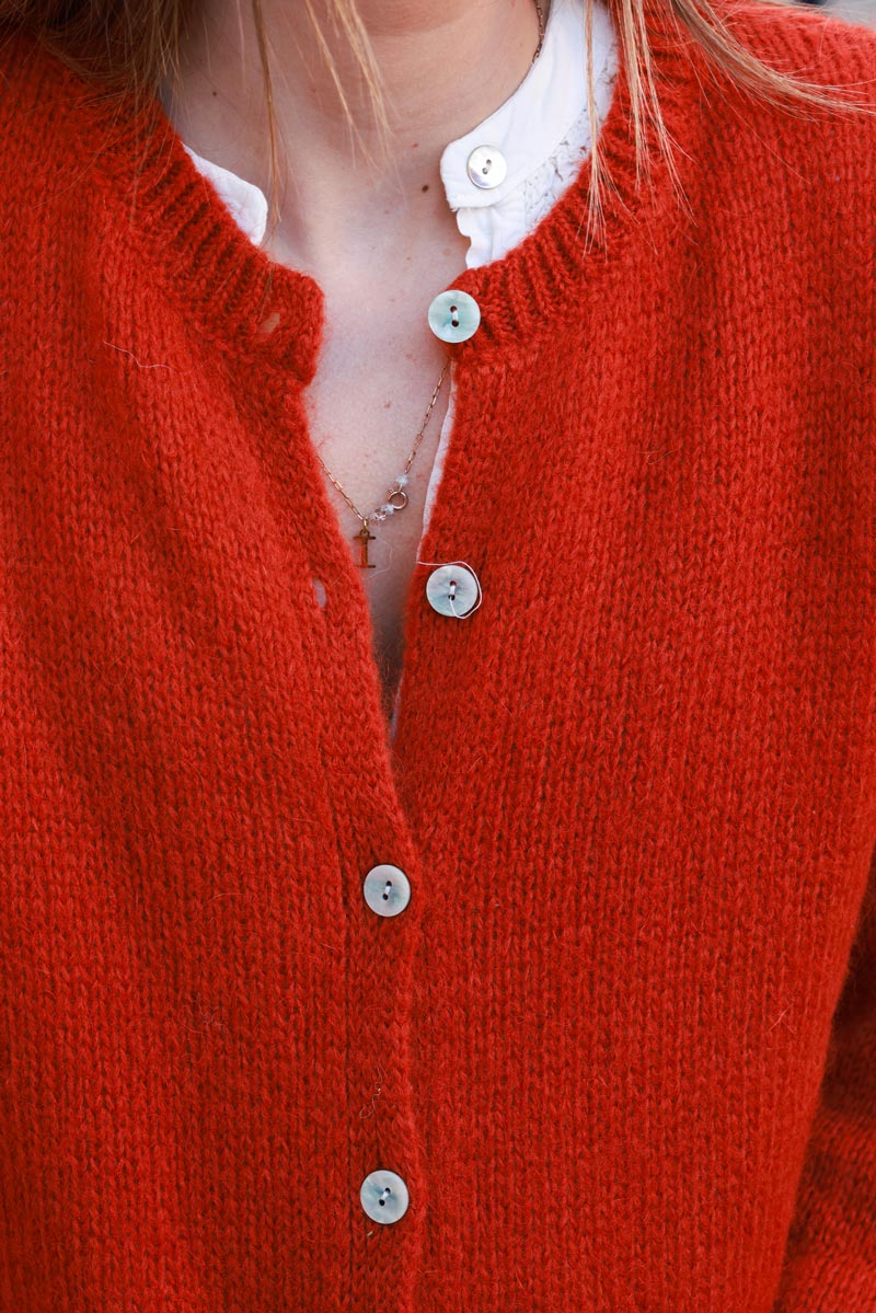 Gilet terracotta en maille mohair boutons nacrés