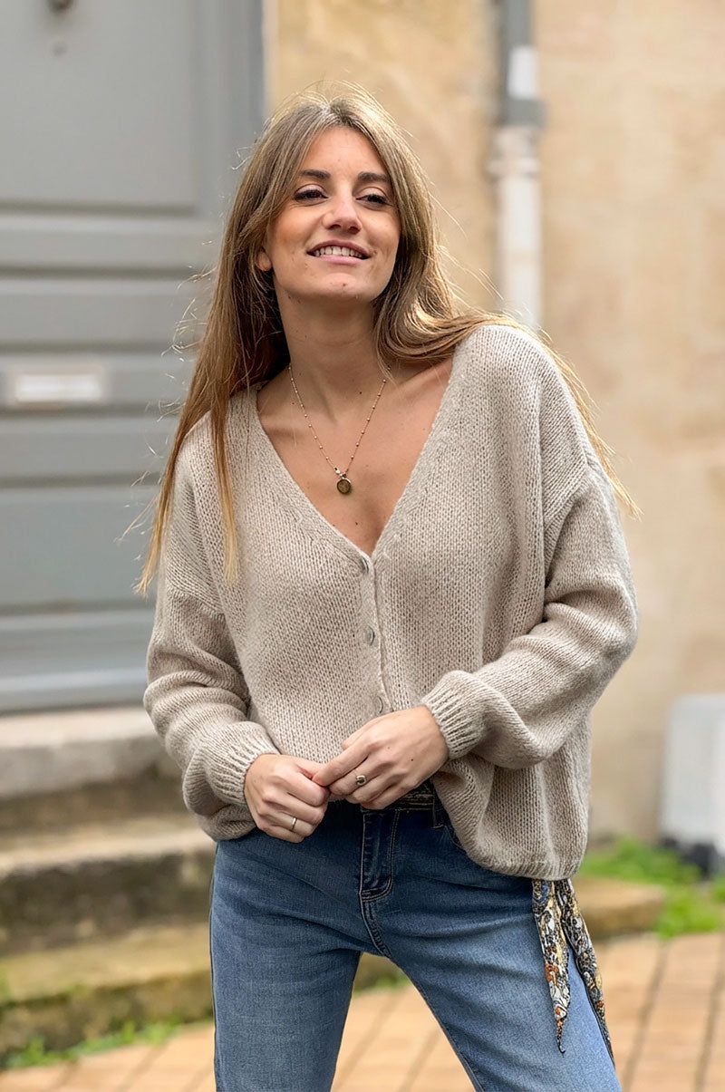 Gilet uni beige en maille petits boutons nacrés