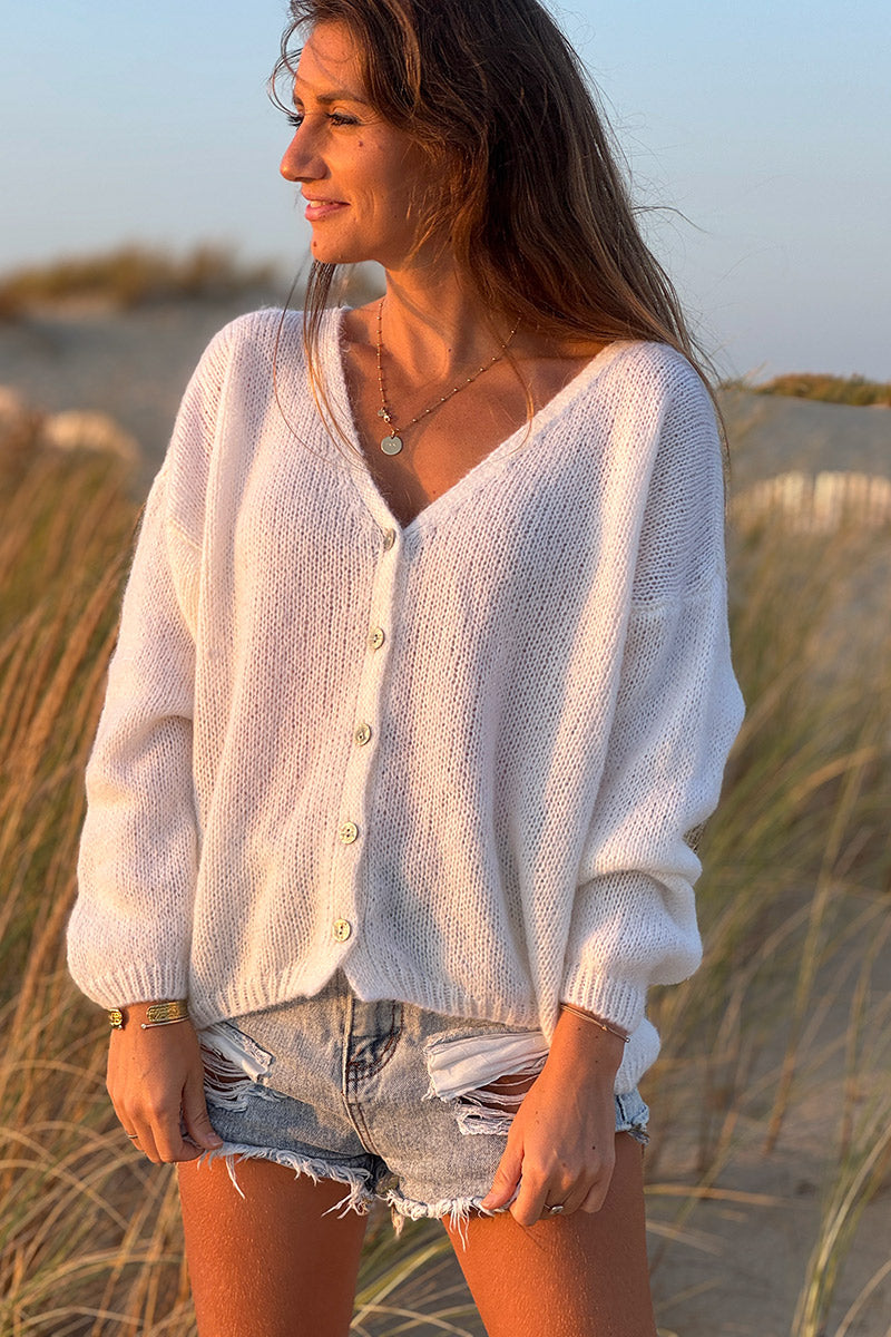Gilet uni blanc cassé en maille petits boutons nacrés