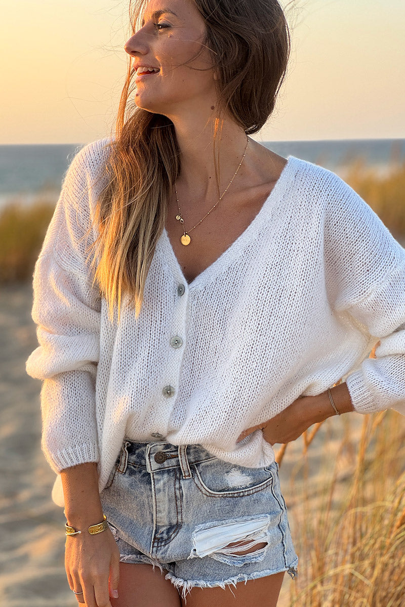 Gilet uni blanc cassé en maille petits boutons nacrés
