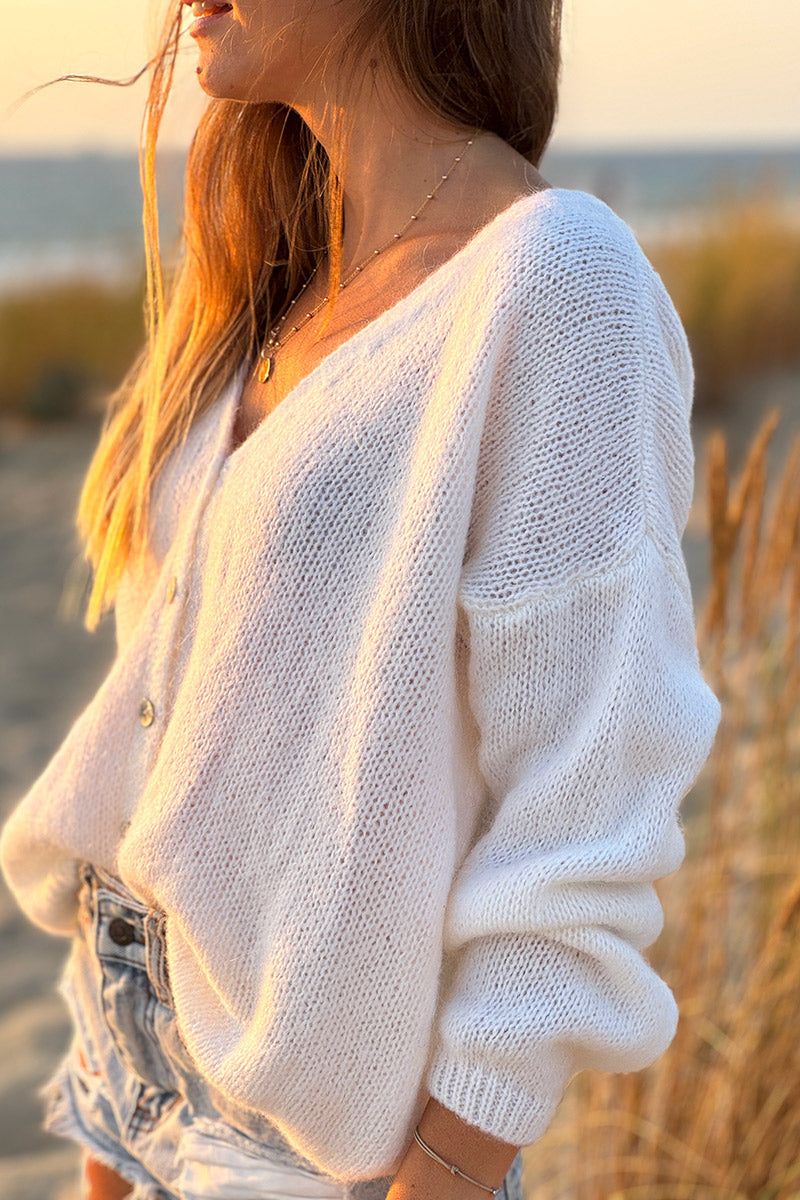 Gilet uni blanc cassé en maille petits boutons nacrés