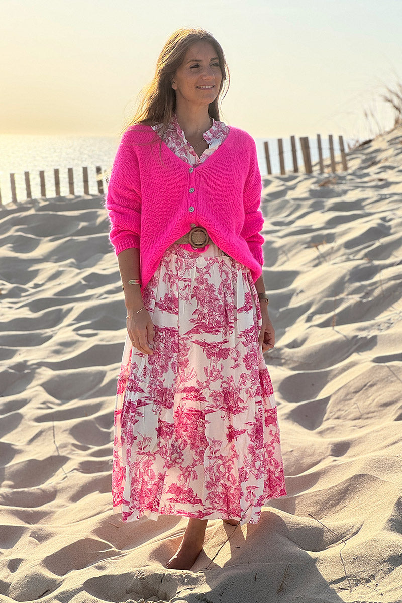 Gilet uni fuchsia fluo en maille fine avec petits boutons nacrés