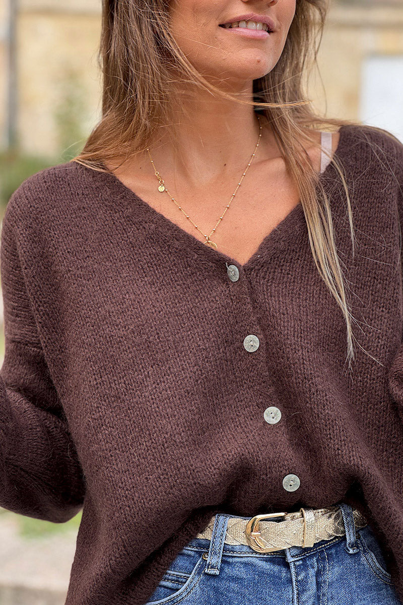 Gilet uni marron chocolat en maille petits boutons nacrés