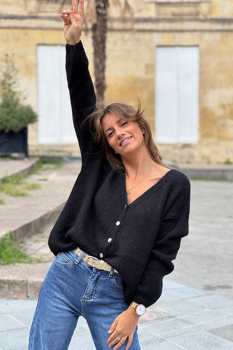Gilet uni noir en maille petits boutons nacrés