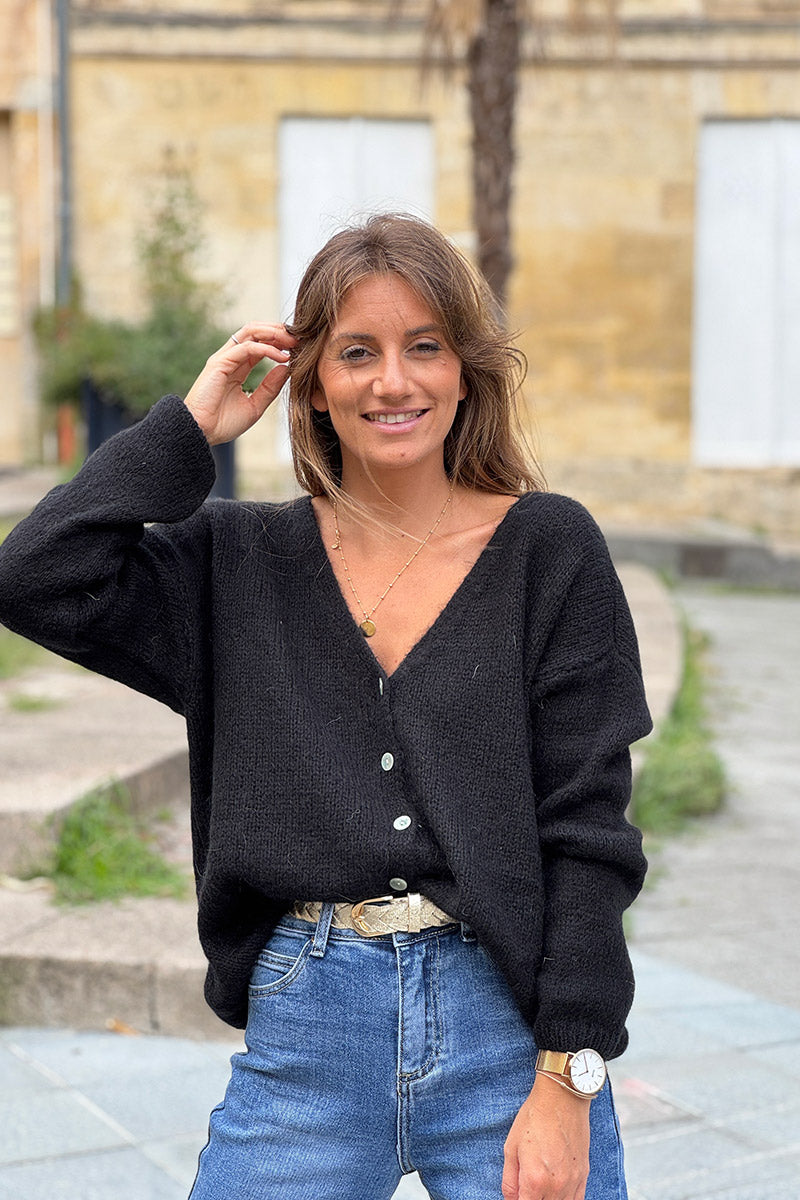 Gilet uni noir en maille petits boutons nacrés
