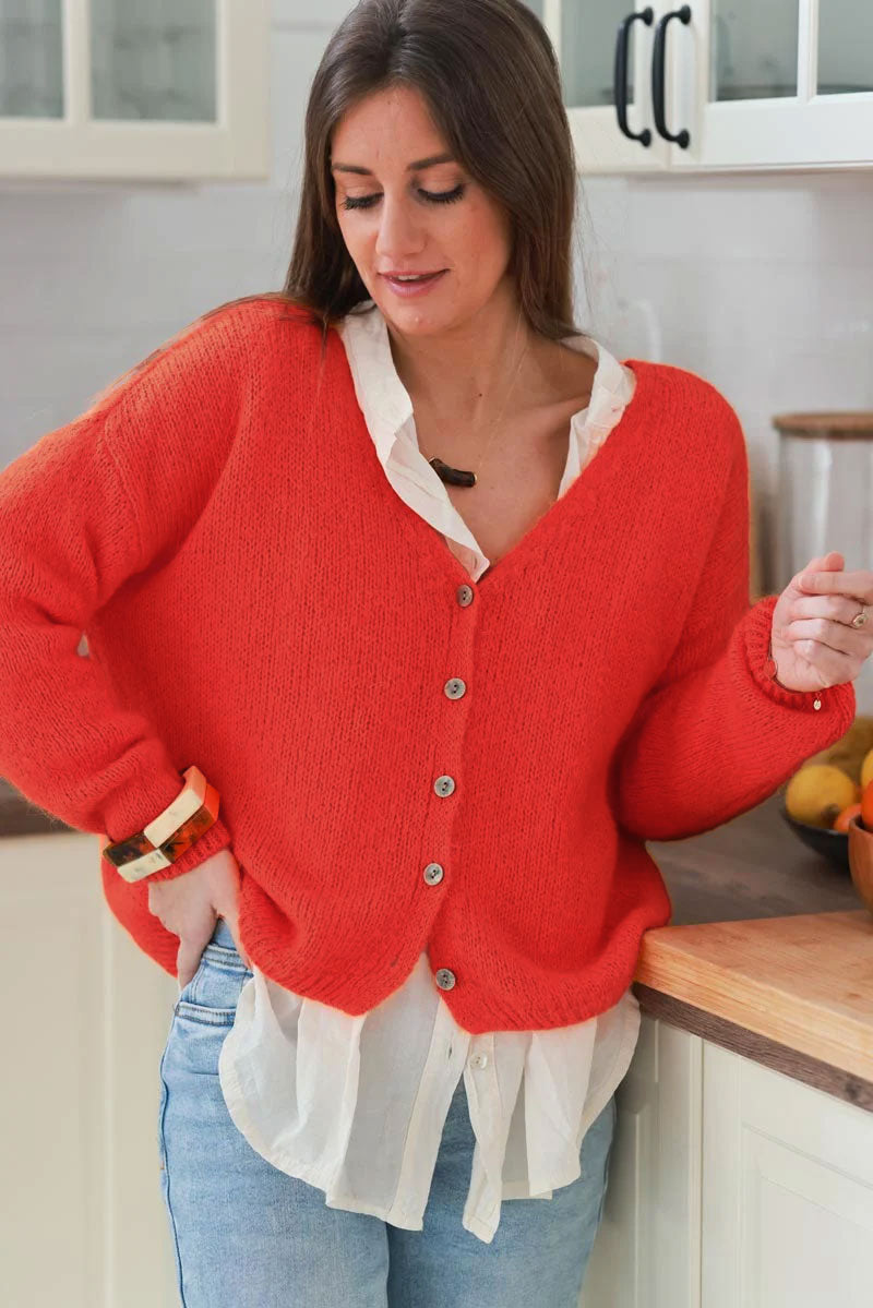 Gilet uni brique en maille avec petits boutons nacrés