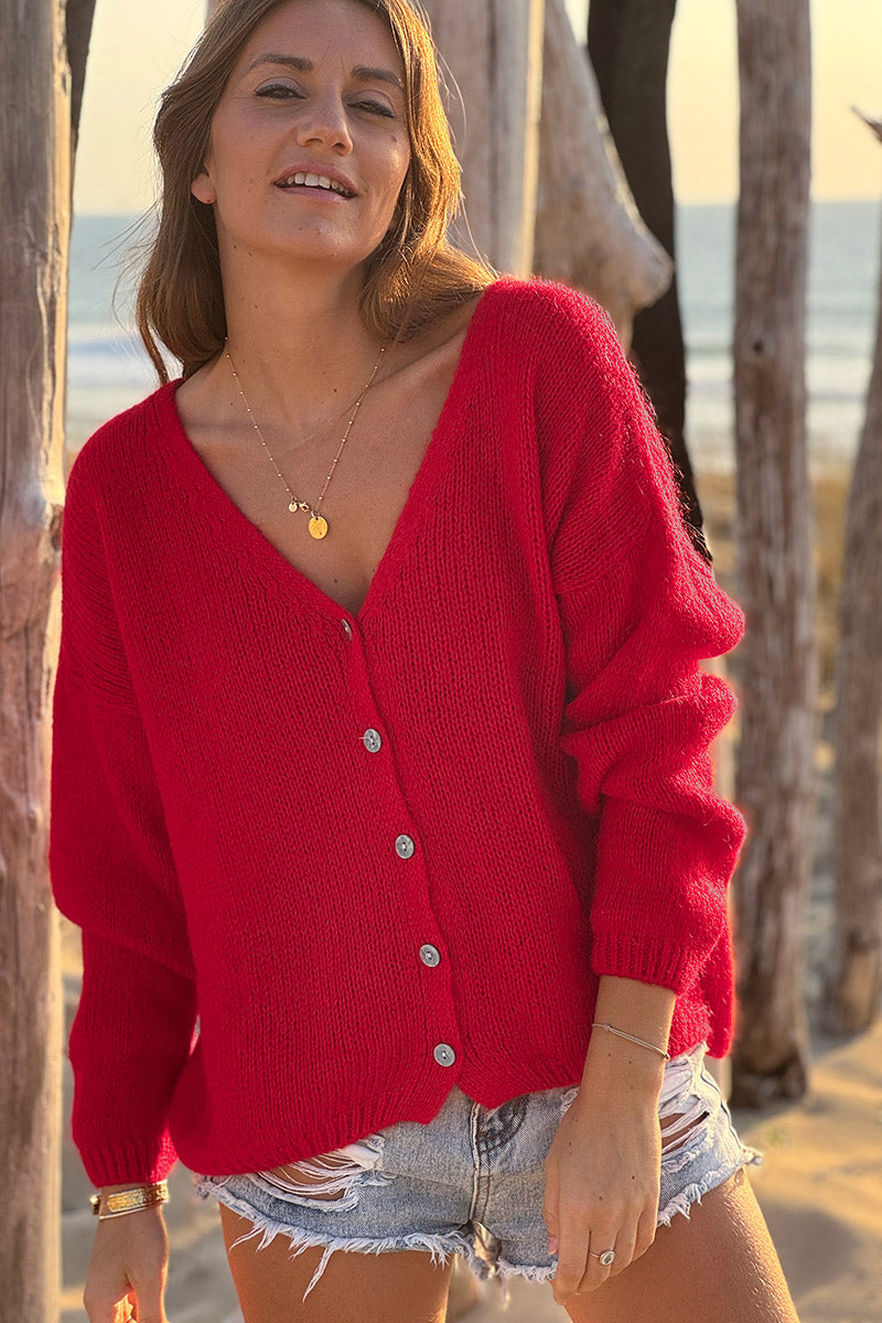 Gilet uni rouge en maille petits boutons nacrés