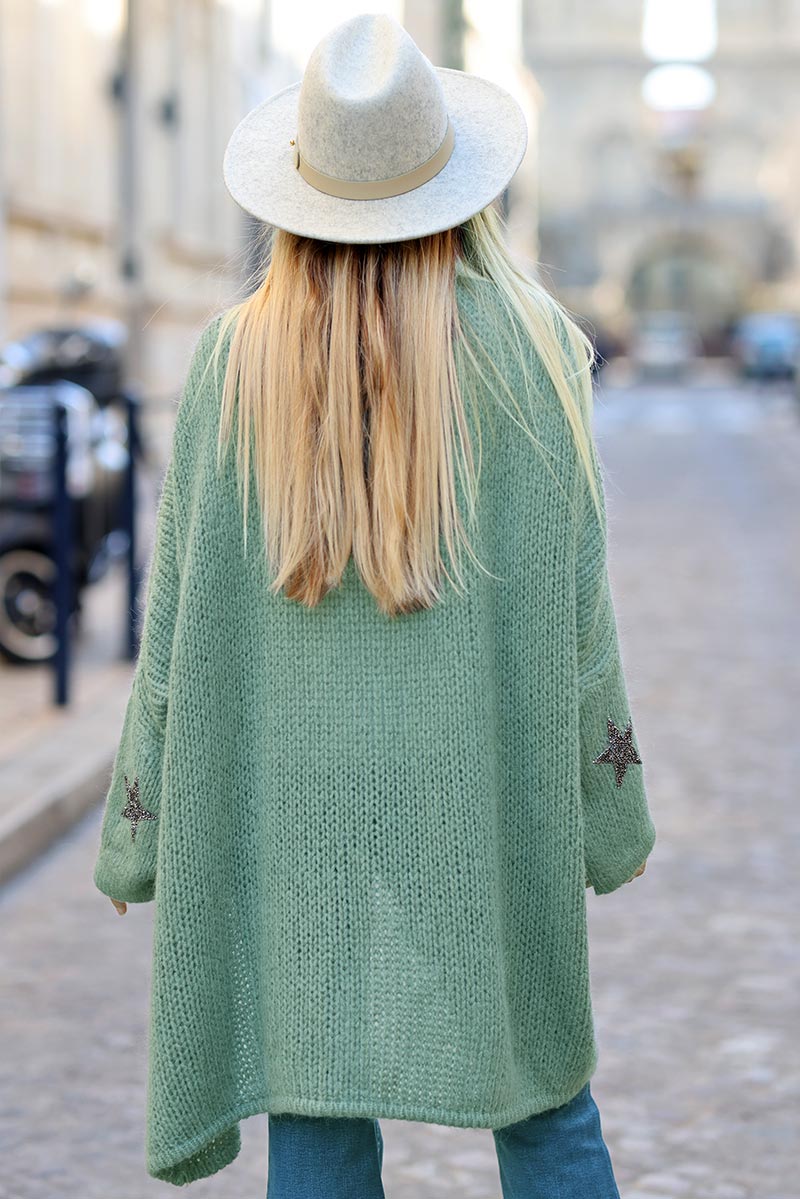 Gilet vert sauge mi long grosses mailles étoile strass manches