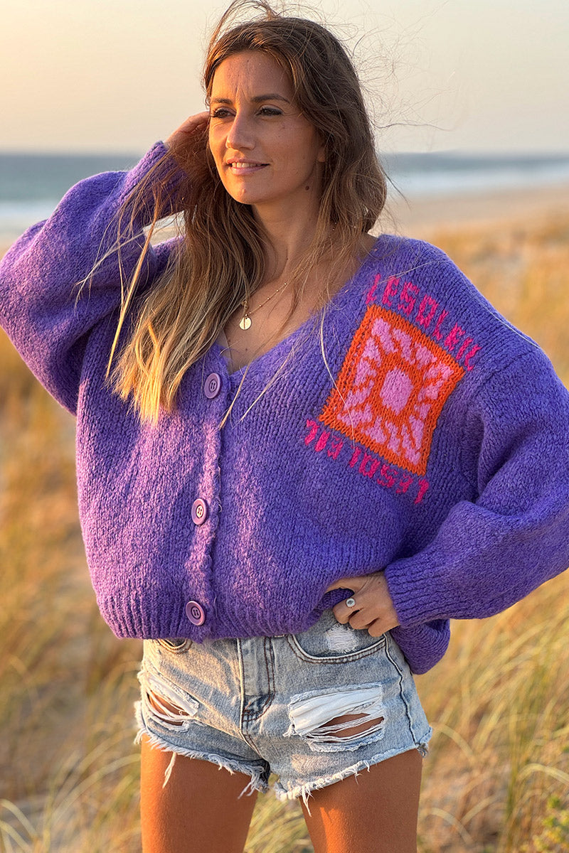 Gilet violet en grosse maille avec gros boutons le Soleil manches bouffantes