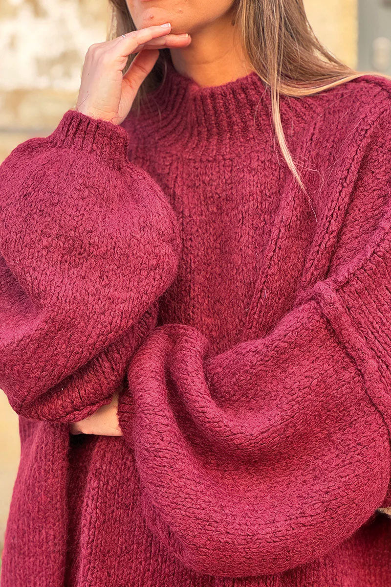Gros pull large bordeaux en maille chaude couture apparente