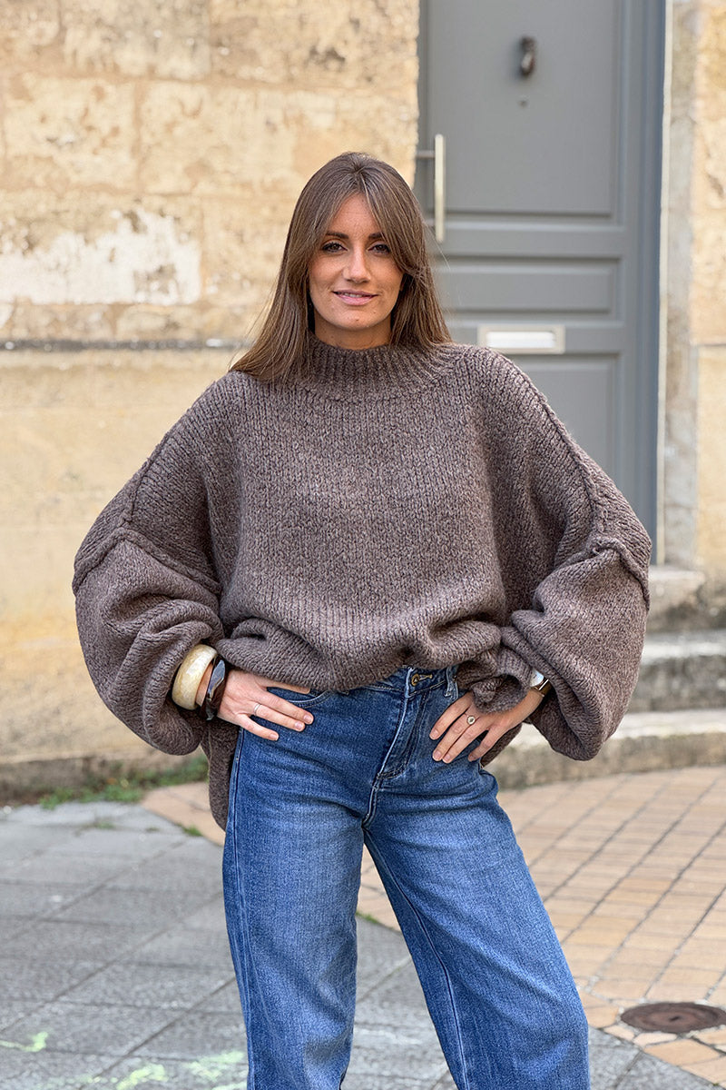 Gros pull large marron chiné en maille chaude couture apparente