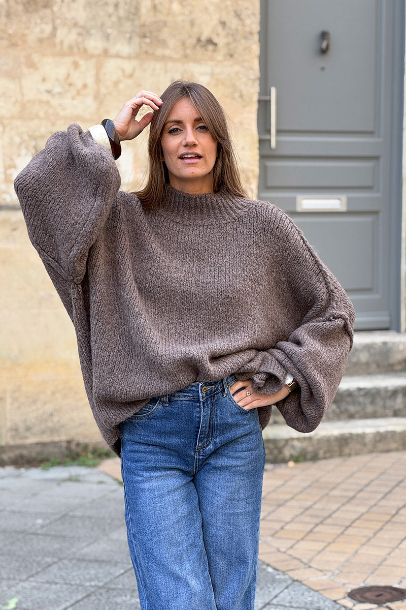 Gros pull large marron chiné en maille chaude couture apparente